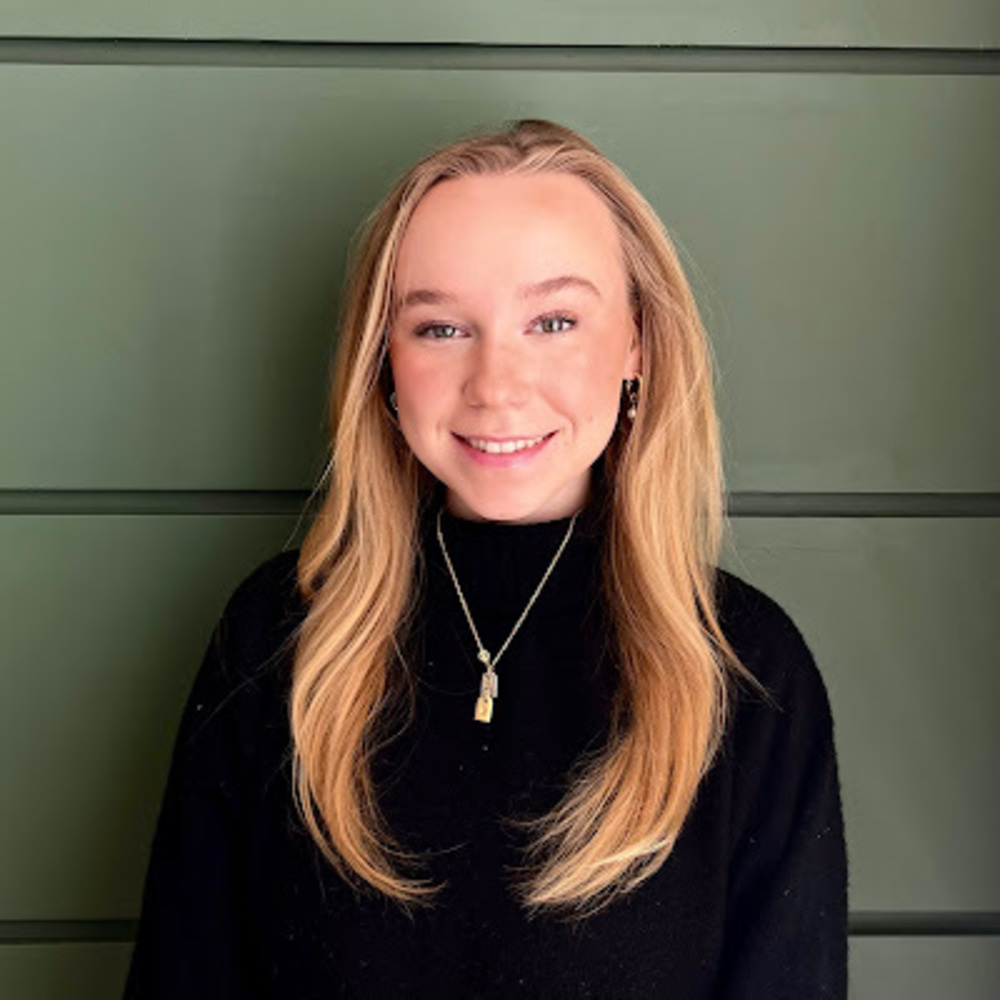 Meet your Posher, Maya